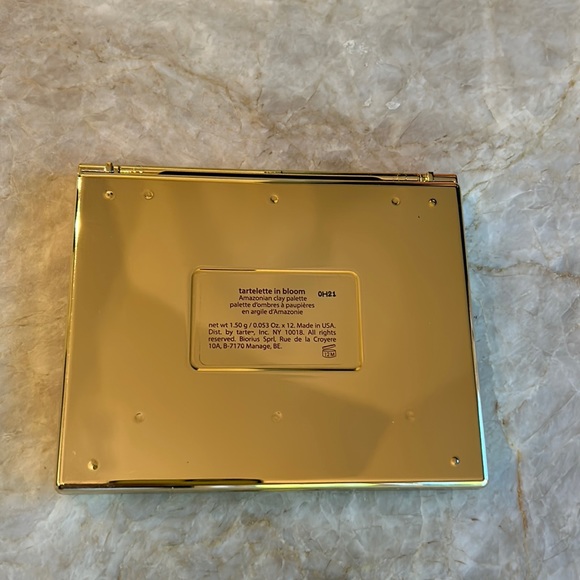 Tarte Tartelette™ In Bloom Clay Eyeshadow Palette. 12 shadows. Warm Hues - Picture 5 of 8